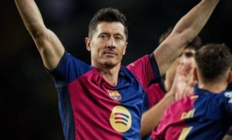 西甲联赛榜出炉！3-1巴萨逆转马竞，此番一战踢出冠军相